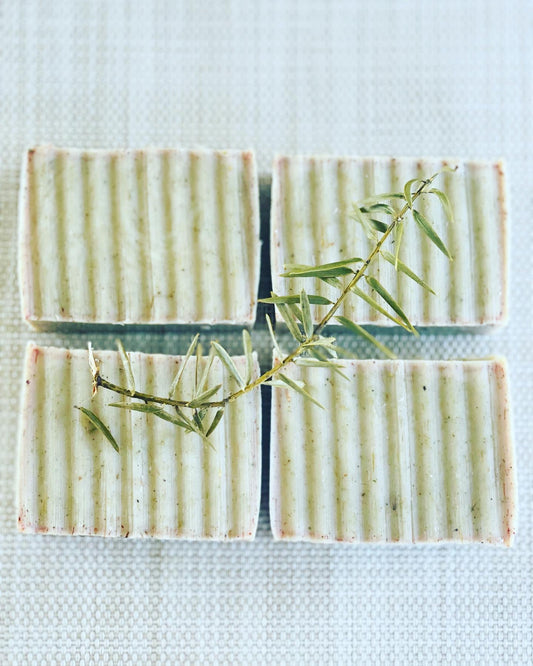 Totara soap scented with Lemon and Lime.  Totara targets sore throats, breathing problems related to the chest.  An all natural soap bar safe for the whole family